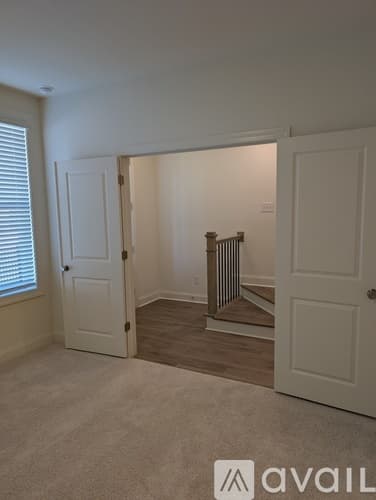 Cumming Townhome: 655 Silva Str