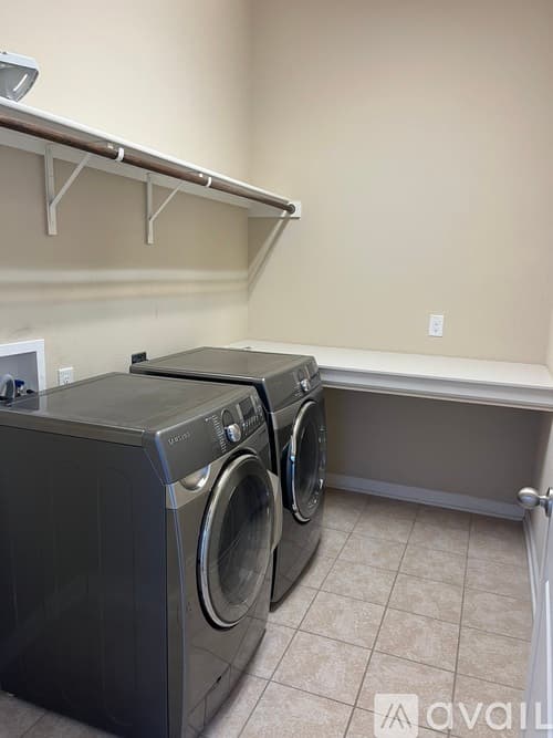 Arlington House: 1112 Amber Rose Way
