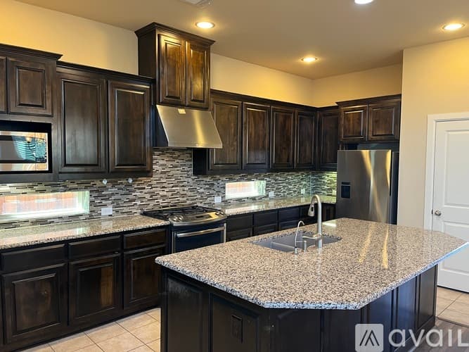 Arlington House: 1112 Amber Rose Way