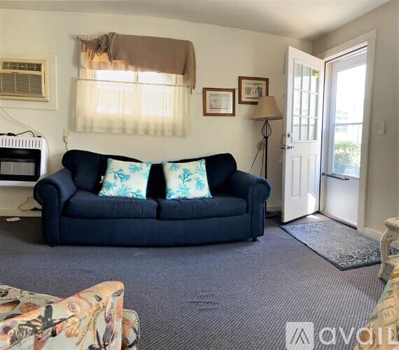 Seaside Park Apartment: 707 SW Central Ave