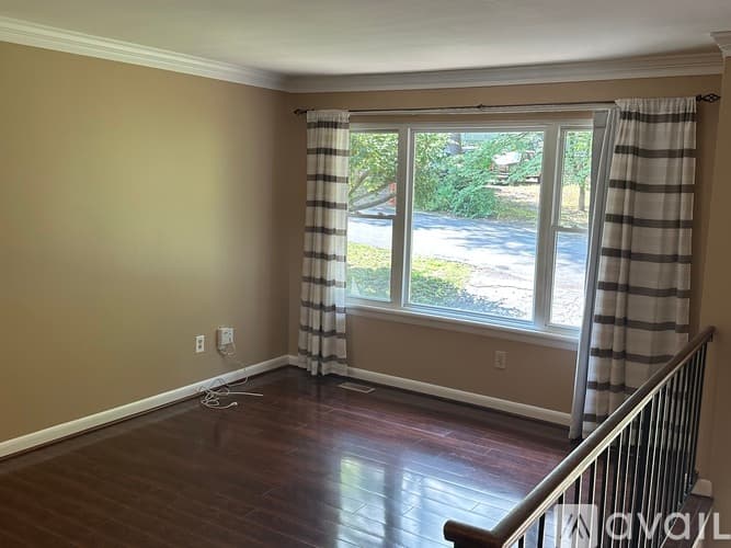 Severn House: 734 Rosewood Road