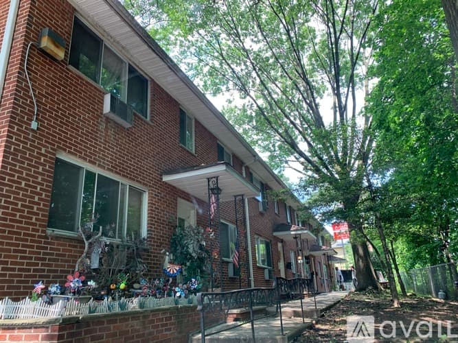 Irvington Apartment: 50 West Stratford Place
