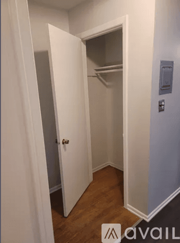Irvington Apartment: 50 West Stratford Place