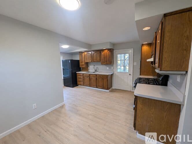 East Greenwich Township House: 102 Cohawkin Rd
