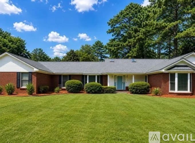 Eufaula House: 210 Irwinton Drive