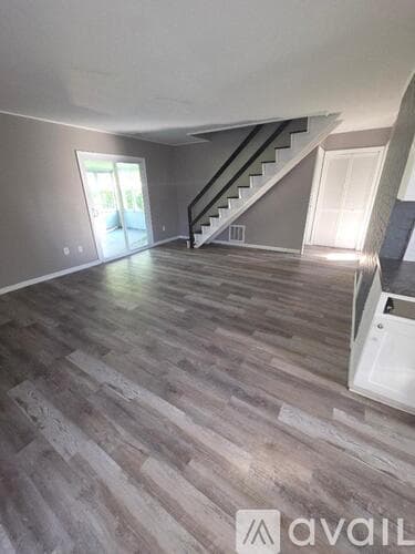 Levittown House: 41 Whitewood Rd