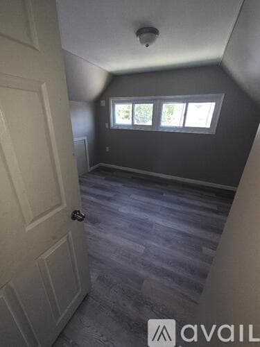 Levittown House: 41 Whitewood Rd