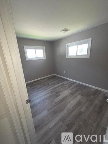Levittown House: 41 Whitewood Rd