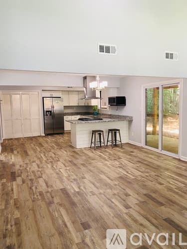 Tucker House: 4108 Wildflower Ln