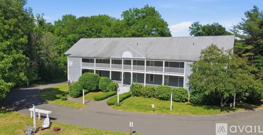 Simsbury Apartment: 22 Main St