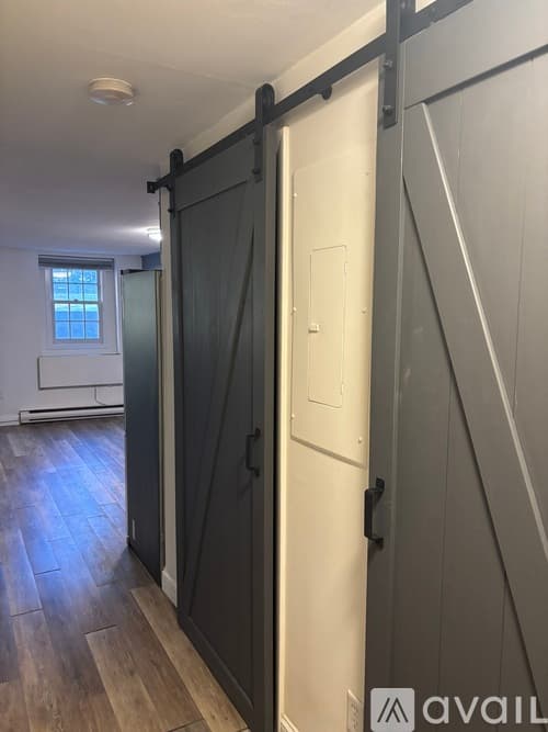 Simsbury Apartment: 22 Main St