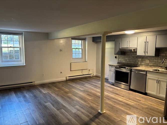 Simsbury Apartment: 22 Main St