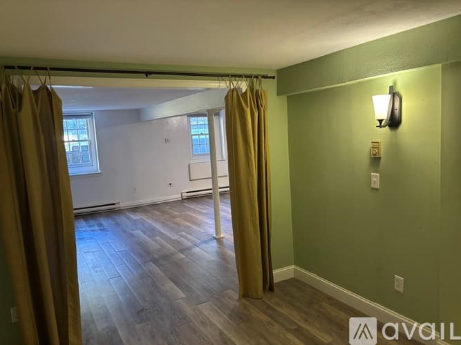Simsbury Apartment: 22 Main St