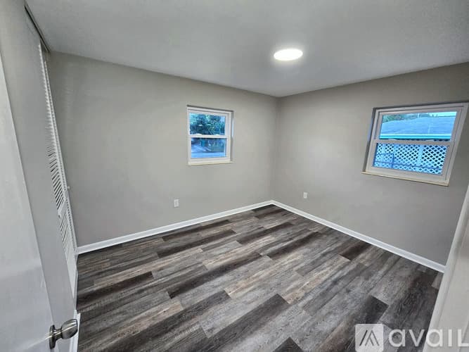 Melbourne House: 1857 Glenwood Drive