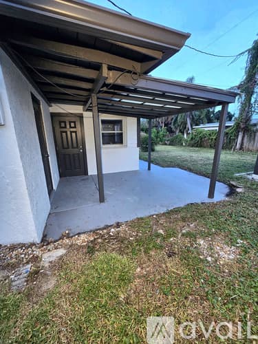 Melbourne House: 1857 Glenwood Drive
