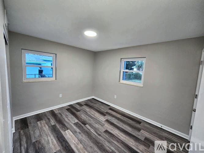 Melbourne House: 1857 Glenwood Drive