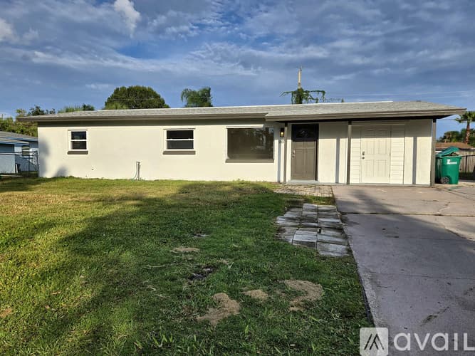 Melbourne House: 1857 Glenwood Drive
