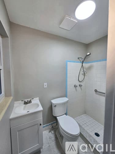 Melbourne House: 1857 Glenwood Drive