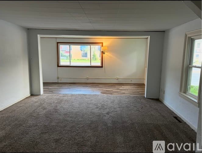 Forest Lake House: 631 West Broadway Avenue