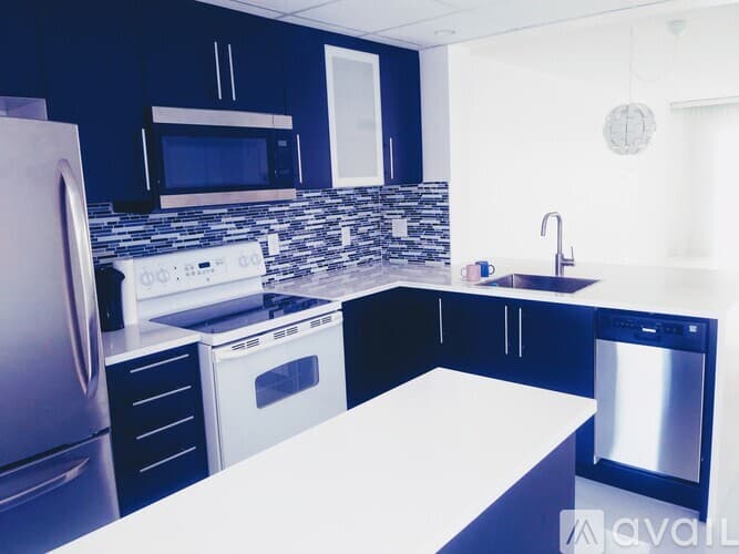 Hallandale Beach Apartment: 450 Paradise Isle Boulevard