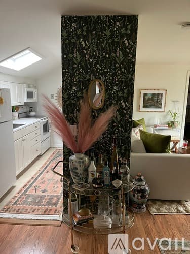 Wilton Apartment: 16 Fairfax Avenue