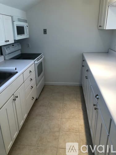 Wilton Apartment: 16 Fairfax Avenue