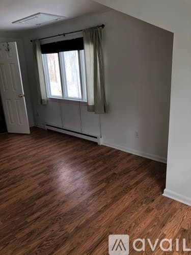 Wilton Apartment: 16 Fairfax Avenue