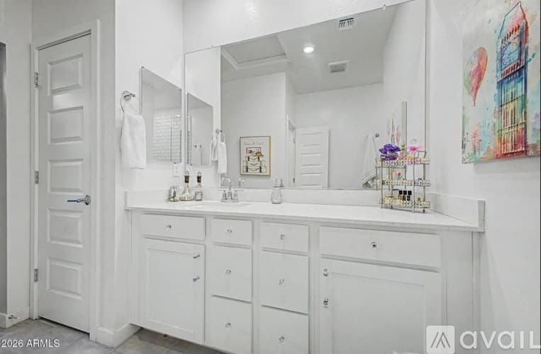 Gilbert Condo: 2721 South Decatur Drive