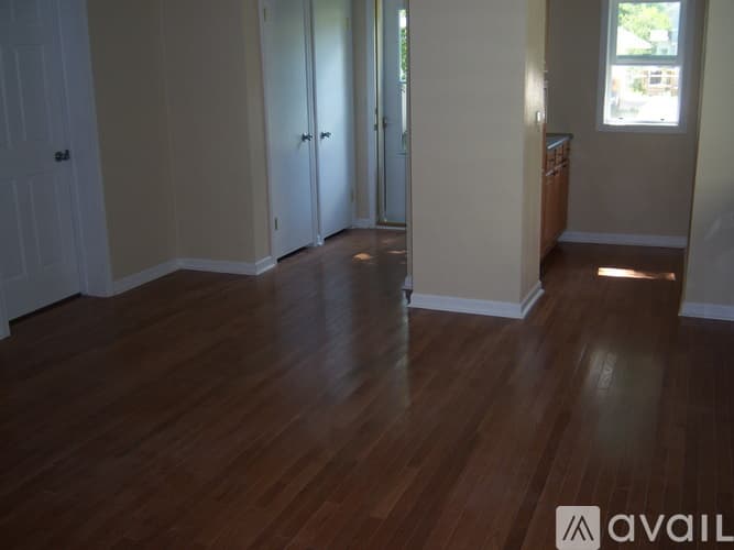 Eau Claire Apartment: 1014 Oxford Ave