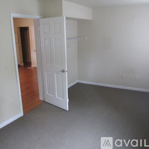 Eau Claire Apartment: 1014 Oxford Ave