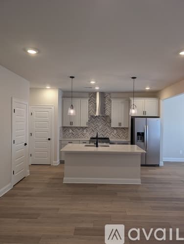 Cumming House: 5050 Paravicini Place