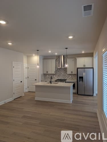 Cumming House: 5050 Paravicini Place