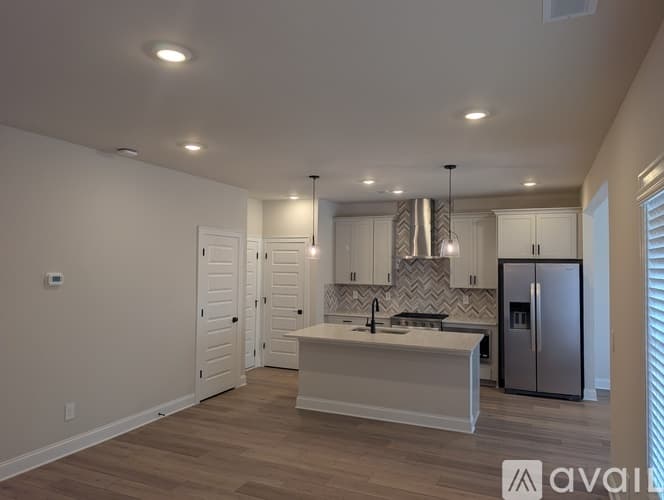 Cumming House: 5050 Paravicini Place