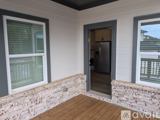 Cumming House: 5050 Paravicini Place