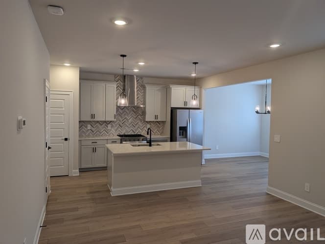 Cumming House: 5050 Paravicini Place