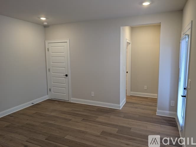 Cumming House: 5050 Paravicini Place