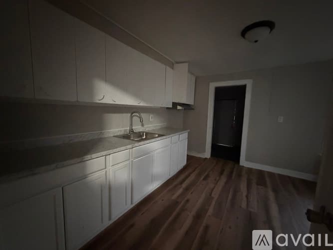 Millville House: 812 N High St