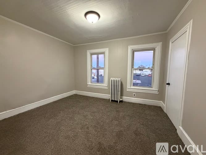 Millville House: 812 N High St
