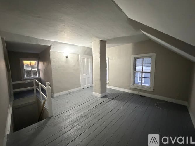 Millville House: 812 N High St