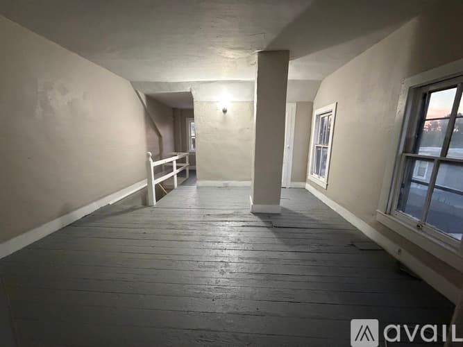 Millville House: 812 N High St