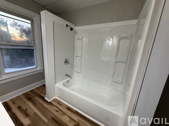Millville House: 812 N High St