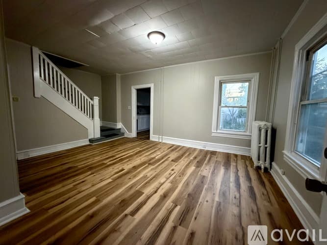 Millville House: 812 N High St