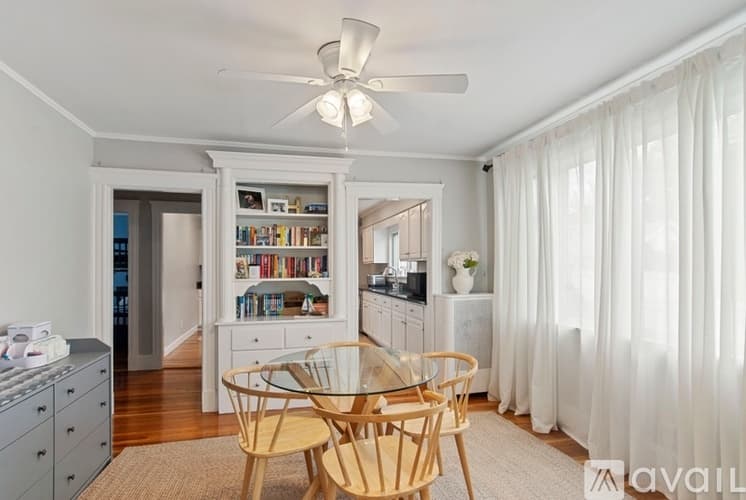 Arlington Apartment: 186 Palmer St