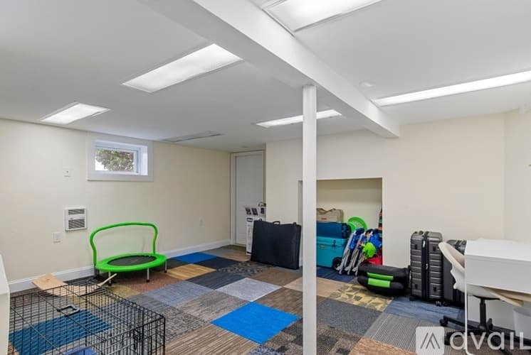 Arlington Apartment: 186 Palmer St