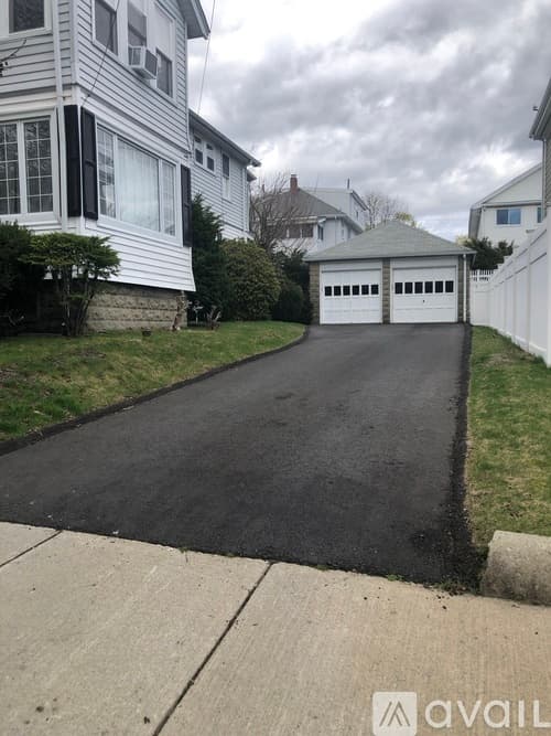 Arlington Apartment: 186 Palmer St