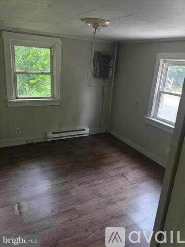 Salem Apartment: 56 Olive St