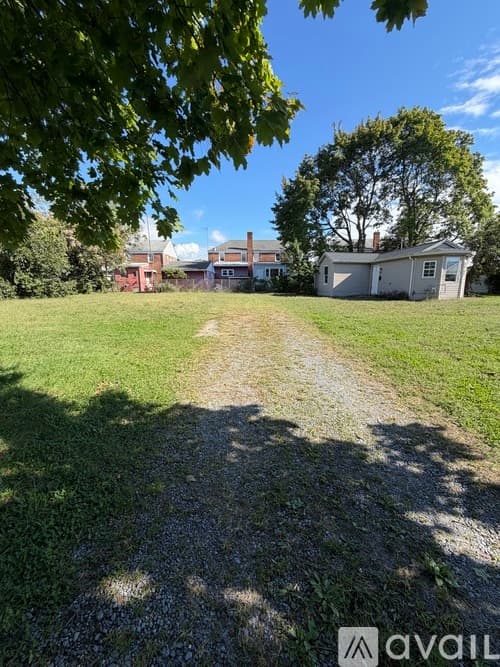 Penns Grove House: 51 E Griffith St