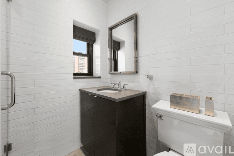 New York Apartment: 170 E 92nd St