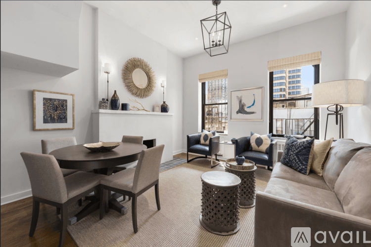 New York Apartment: 170 E 92nd St