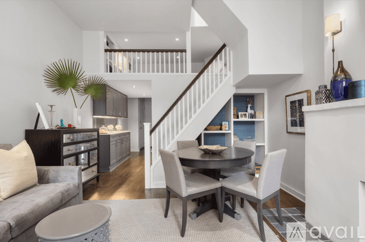 New York Apartment: 170 E 92nd St